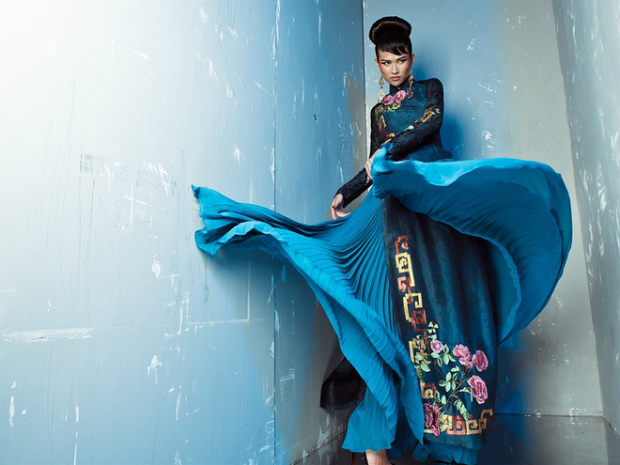 The pleated expanding legs are what makes the designs stand out.