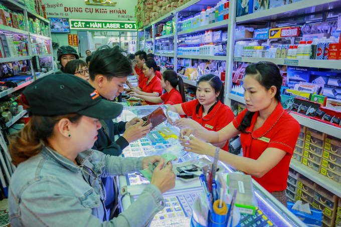 jewelry-corner-where-saigon-glitters-are-up-for-sale-7