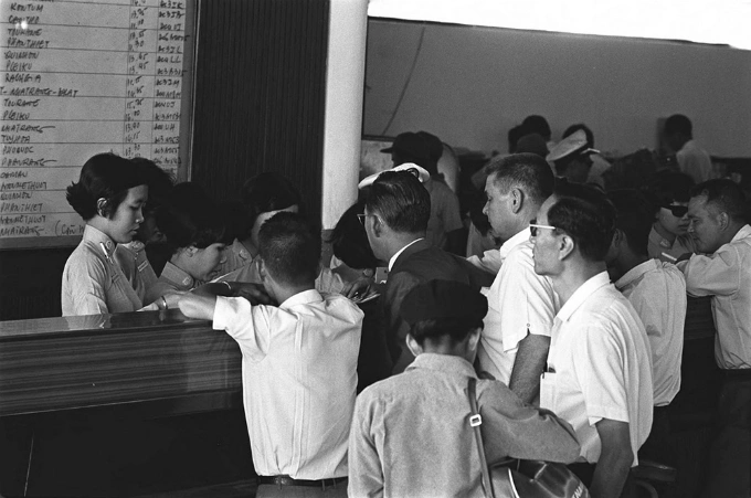Saigon in the 60s: a black and white portrayal - 5