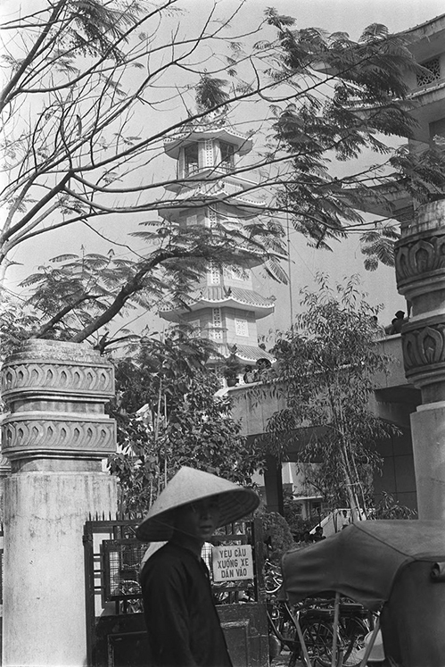 Saigon in the 60s: a black and white portrayal - 6