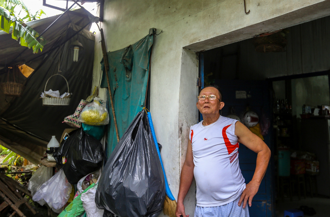 Hoang Minh Hai lives with his wife in this house. After the inspectors make conclusion on the violations of the citys authorities, Im quite happy but still worried because everything is still too vague.