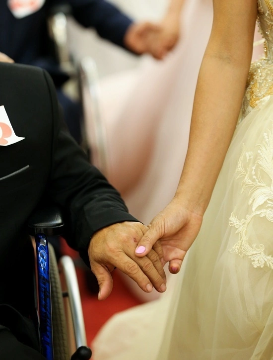 40 couples with disabilities enjoy a joint wedding in Saigon - 2