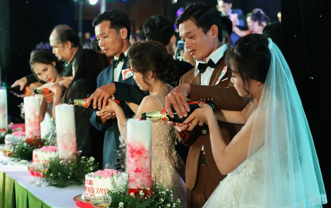 40 couples with disabilities enjoy a joint wedding in Saigon - 1