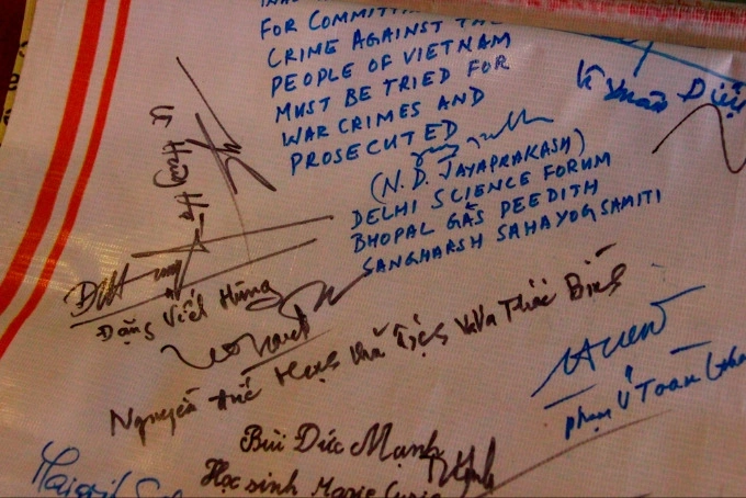 Hue exhibition shows USs deadly Agent Orange legacy - 7