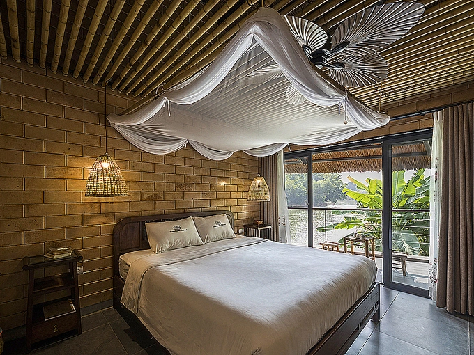 Bedroom with a lake view.