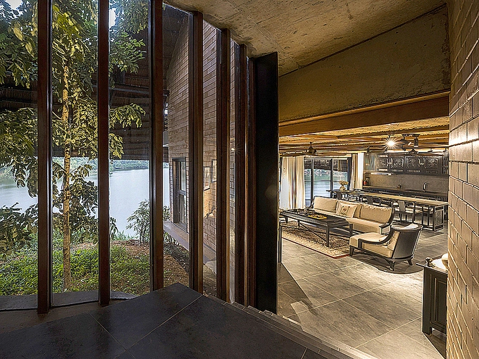 Common space faces the lake and lies next to a small garden.