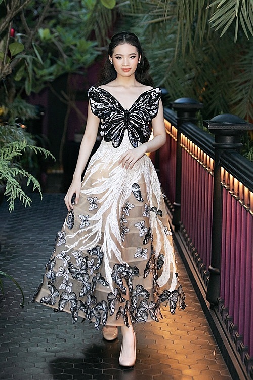 The show for VIP guests introduces some unique designs in the Oceanid Doris collection launched on February 28.