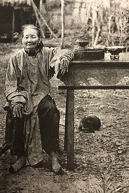 A woman dressed in mourning in the old South.