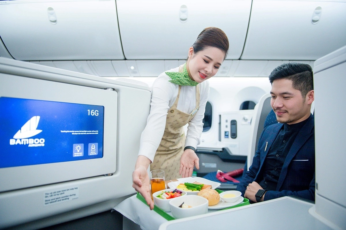 Bamboo Airways awarded best cabin crew, most improved airline in Asia - VnExpress International