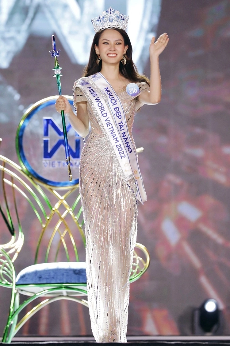 Beautiful Vietnamese women and the crowns they wear in 2022 ... Image Lý Hiển Long image beautiful image beautiful image beautiful image beautiful image beautiful image beautiful image beautiful - Beautiful Vietnamese women and the crowns they wear in 2022 ...