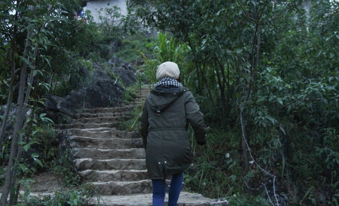 One rare case when Xuan Ngan climbed steps was in October 2022, when she visited a remote village in Ha Giang that could not be reached by motorbike. Photo courtesy of Ngan