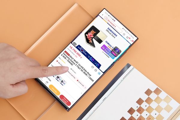 Samsung participates in the Super Brand Day campaign. Photo by Lazada