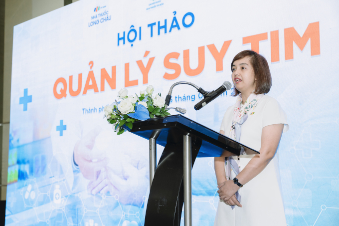 Representative of FPT Long Chau speaks at Heart failure management seminar. Photo by FPT Long Chau