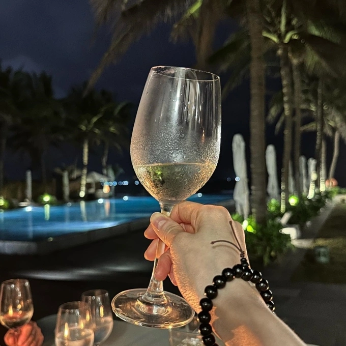 Lee celebrated her 38th birthday with a cozy little party attended by family and friends at the resort’s tranquil poolside space.