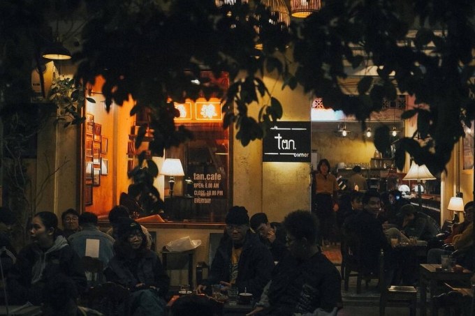 This coffee shop has a retro vibe. Photo courtesy of Tan cafe