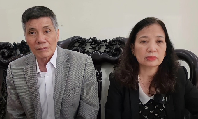 Giau and Thinh still look forward to getting news about their missing daughter. Photo courtesy of Giau and Thinh