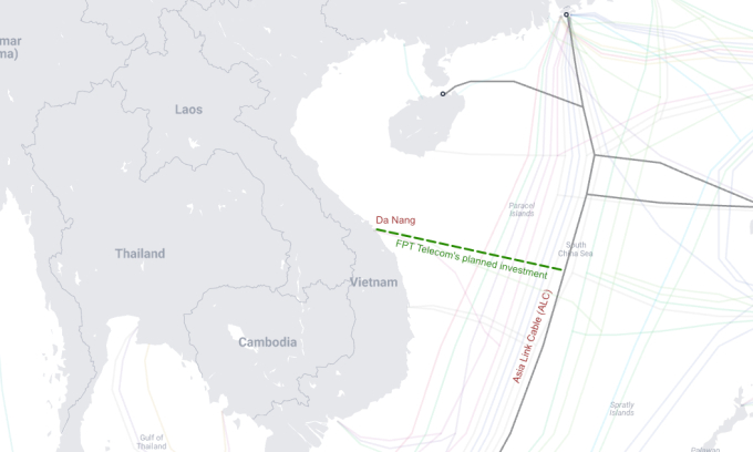 In illustration of FPTs planned cable to connect Vietnam with the Asia Link Cable (ALC). Map by Submarine Cable Map. Illustration and notes by VnExpress/Dat Nguyen