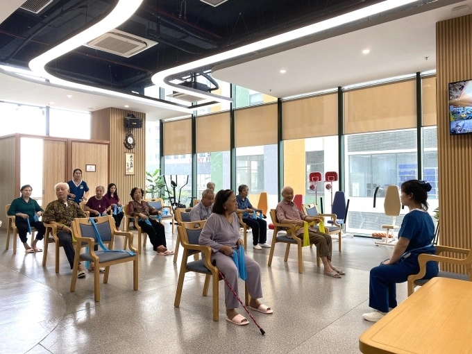 Seniors attend physical activities at the nursing home in Bac Tu Liem District on April 24, 2023. Photo by VnExpress/Quynh Nguyen