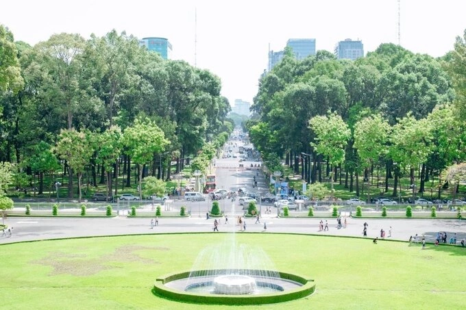 Independence Palace offers a view overlooking Le Duan Street. Photo courtesy of Henry Duong