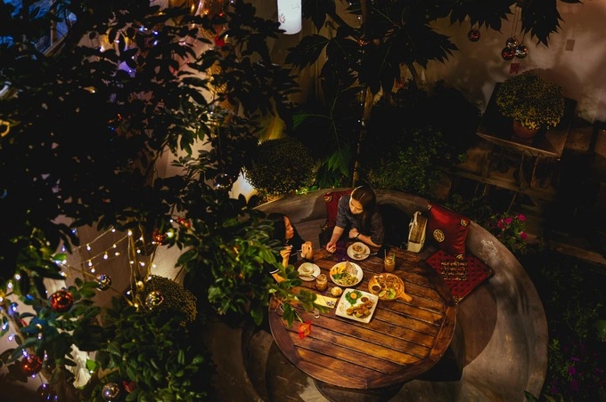 Shamballa has outdoor seats that are great for group gatherings. Photo courtesy of Shamballa Vegetarian Restaurant Lounge & Cafe