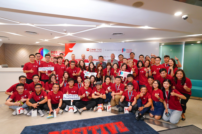 The CIMB Thai and Positive Thinking Company teams in Hanoi