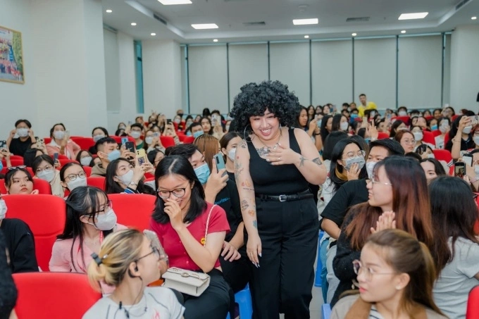 Quynh was invited as a guest speaker at a conference at HCMC University of Economics and Finance in November, 2022. Photo courtesy of Quynh