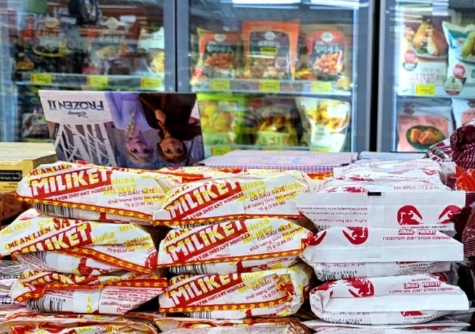Vietnamese instant noodles in a South Korean supermarket. Photo by Linh Dan