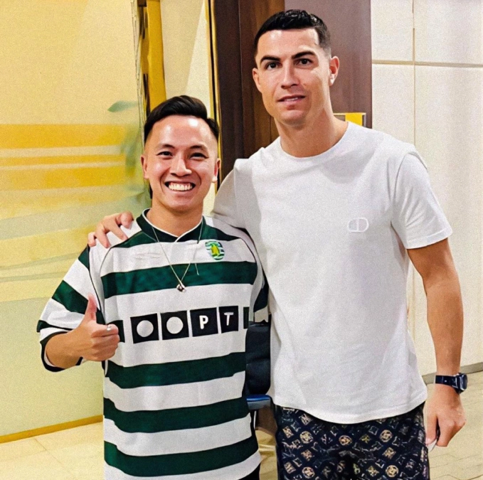 Phuc and Ronaldo in Saudi Arabia. Photo courtesy of Phuc