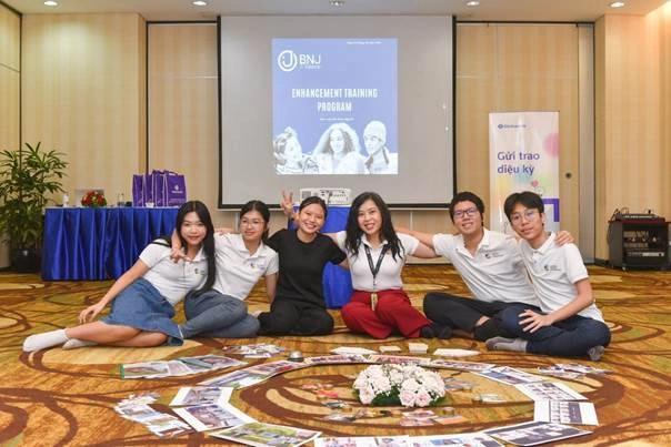 Students of SOS Childrens Village and BNJ in the iLead enhancement trainning program. Photo by Shinhan Life