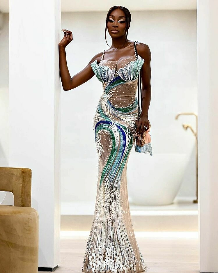 Selling Sunset' star dons Vietnamese designer outfit - VnExpress International Selling Sunset' star dons Vietnamese designer outfit - VnExpress International