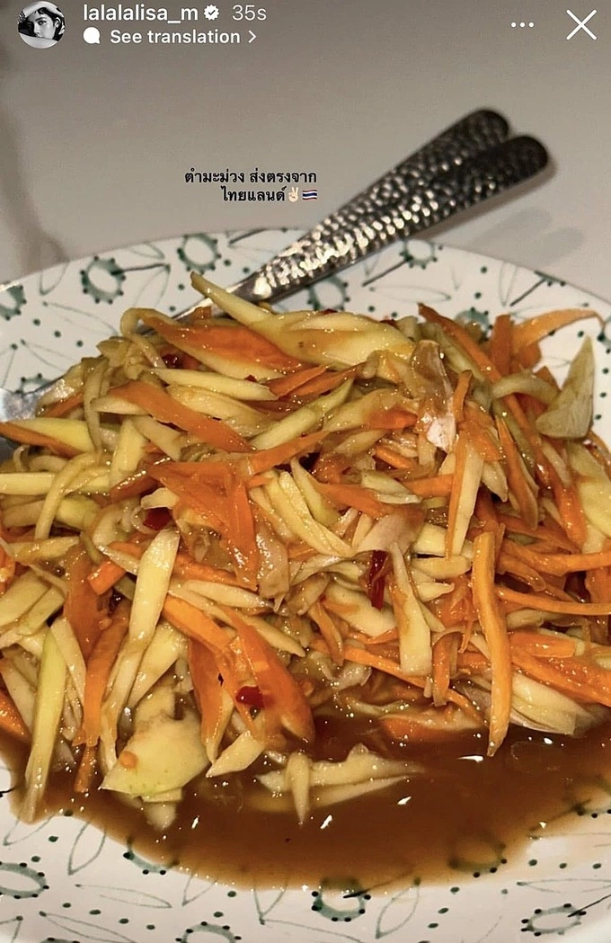 Lisa posts a photo of Thai mango salad on her Instagram story. Photo courtesy of Instagram/lalalalisa_m