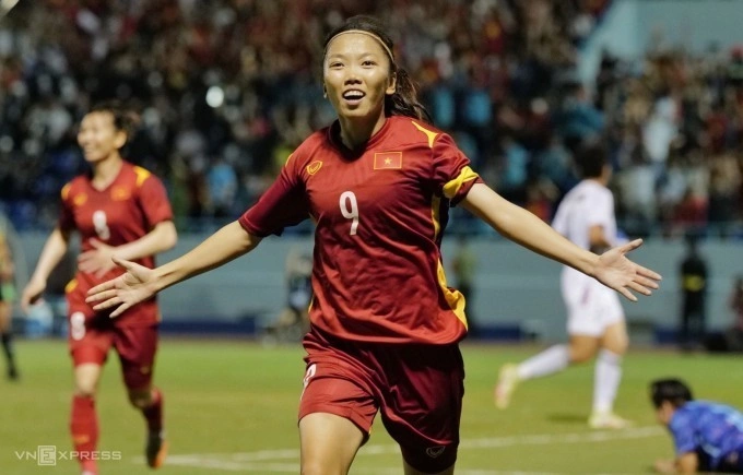 Striker Huynh Nhu, the only Vietnamese female player playing football abroad, for Portugals Lank FC. Photo by VnEpxress/Ngoc Thanh