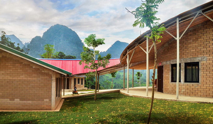A kindergarten and primary school in the northern highlands as part of the Highland School System. Photo by 1+1>2
