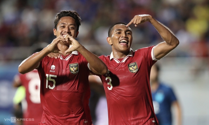 Indonesia players celebrate the third goal against Thailand in the AFF U23 Championship semifinal on Aug. 24, 2023. Photo by VnExpress/Lam Thoa