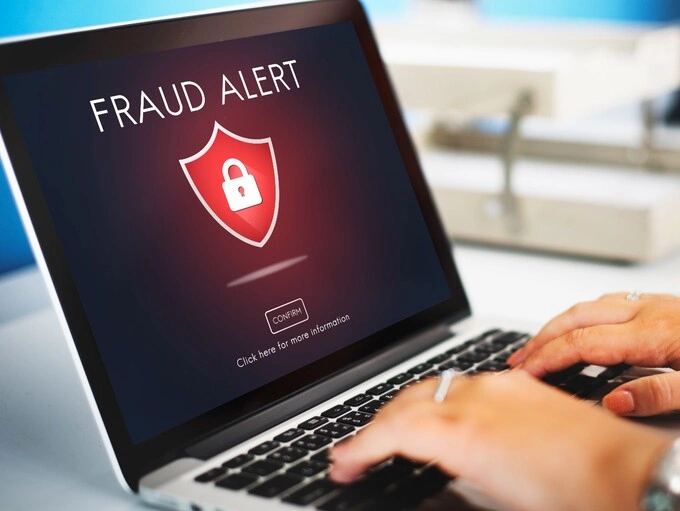 Victims were sent an app download link that enabled scammers to steal their personal information. Illustration photo by Freepik