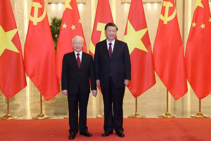 General Secretary Nguyen Phu Trong (left) and General Secretary, President of China Xi Jinping at the Great Hall of the People in Beijing, October 31, 2022. Photo by VNA