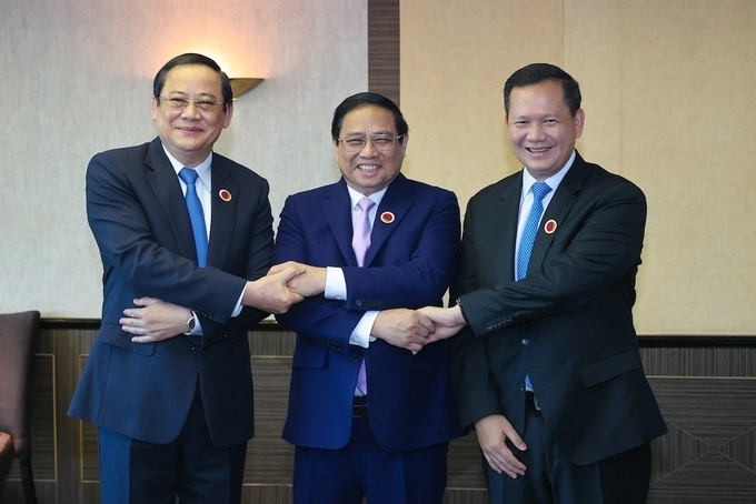 Vietnams Prime Minister Pham Minh Chinh (C) and Laos Prime Minister Sonexay Siphandone (L), Cambodias Prime Minister Hun Manet at the Commemorative Summit for the 50th Year of ASEAN-Japan Friendship and Cooperation in Tokyo Dec. 17, 2023. Photo by Nhat Bac