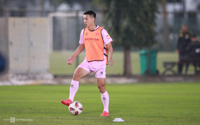 Midfielder Do Hung Dung during a training session on Jan. 3, 2023. Photo by VnExpress/Lam Thoa