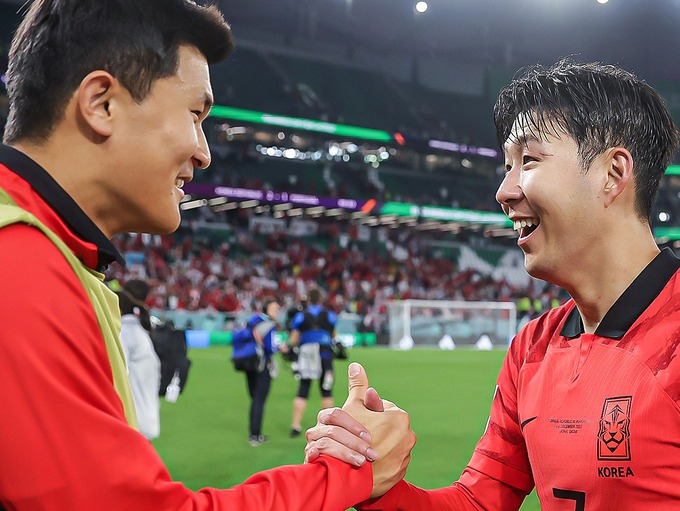 Son Heung-min (R) and his teammate Kim Min-jae are among the most valuable Asian players. Photo by Korean Football Association