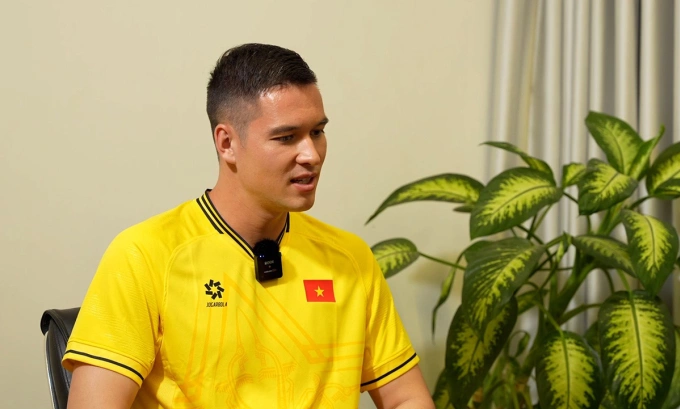 Goalkeeper Filip Nguyen during an interview with the Vietnam Football Federation. Photo by Vietnam Football Federation