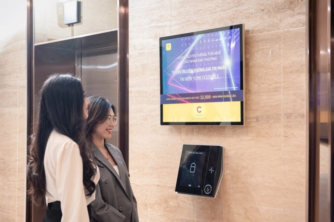 Chicilon Media’s advertising message attracts curiosity and attention on Chicilons screens. Photo courtesy of Chicilon Media