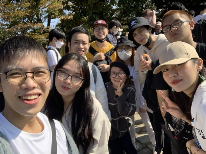 Vietnamese students in a trekking trip in Tokyo, Japan, 2021. Photo by VnExpress