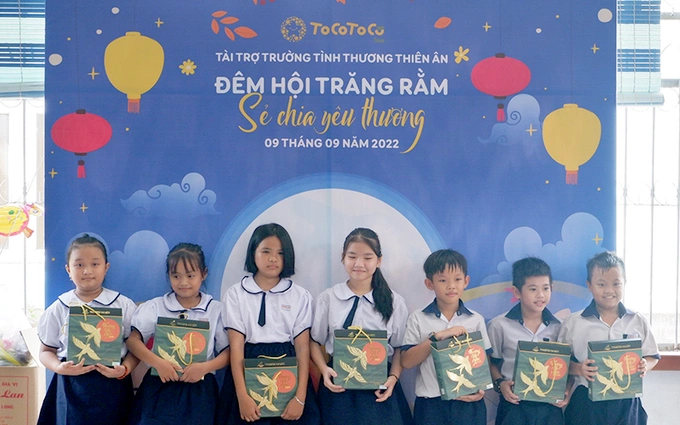 ToCoToCo-branded gifts have sparked joy and brought a warm Mid-Autumn atmosphere to hundreds of Vietnamese children. Photo courtesy of ToCoToCo