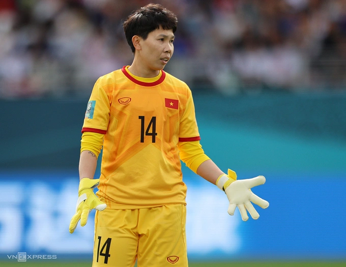 National goalkeeper Tran Thi Kim Thanh plays at Womens World Cup in 2023. Photo by VnExpress/Duc Dong