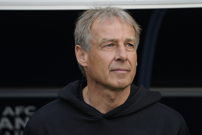 South Koreas head coach Jurgen Klinsmann stands prior to the start of the Asian Cup Group E soccer match between South Korea and Malaysia at Al Janoub Stadium in Al Wakrah, Qatar, Jan. 25, 2024. Photo by AP/Thanassis Stavrakis