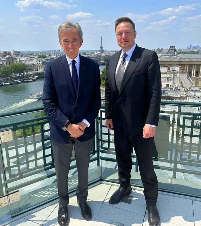 Elon Musk (right) and Bernard Arnault (left), the two richest individuals in the world. Photo from Arnaults son Antoines instagram.