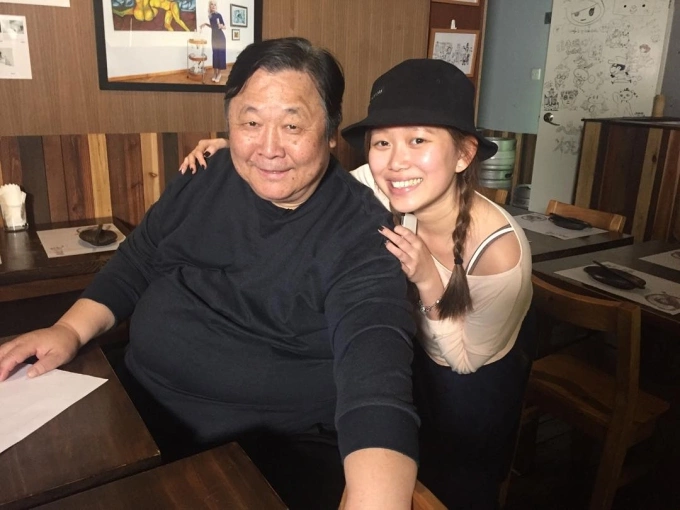 Hong Kong actor Chun Wong (L) and his daughter. Photo from Instagram/_monicalau_