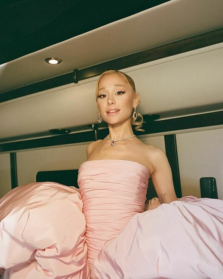 ariana grande silk dress Queen of high pony @arianagrande in a @kheirsannai silk dress. #arianagrande #kheirsannai #highpony #silkdress #celebritystyle #styleinspo #janeylopatypr #fashionpr