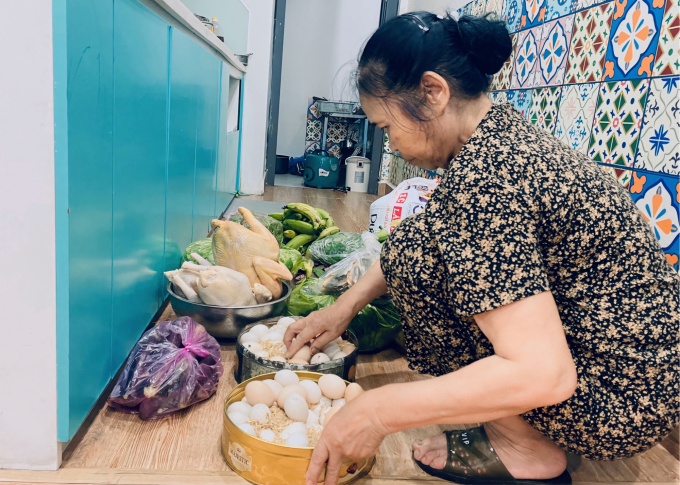 Food that Thu Hang’s family in Hanois Ha Dong district receives from her parents in the countryside on April 7, 2024. Photo courtesy of Hang