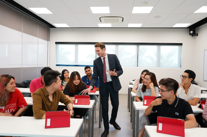 Professional Commu High-quality Professional Communications program rising in Vietnam ...